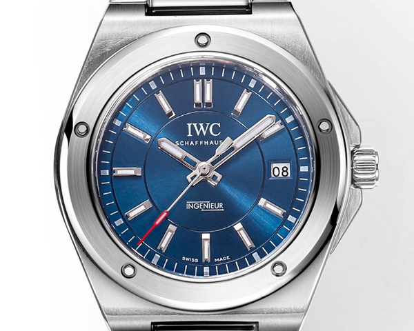 アイ・ダブリュー・シー背面デザイン